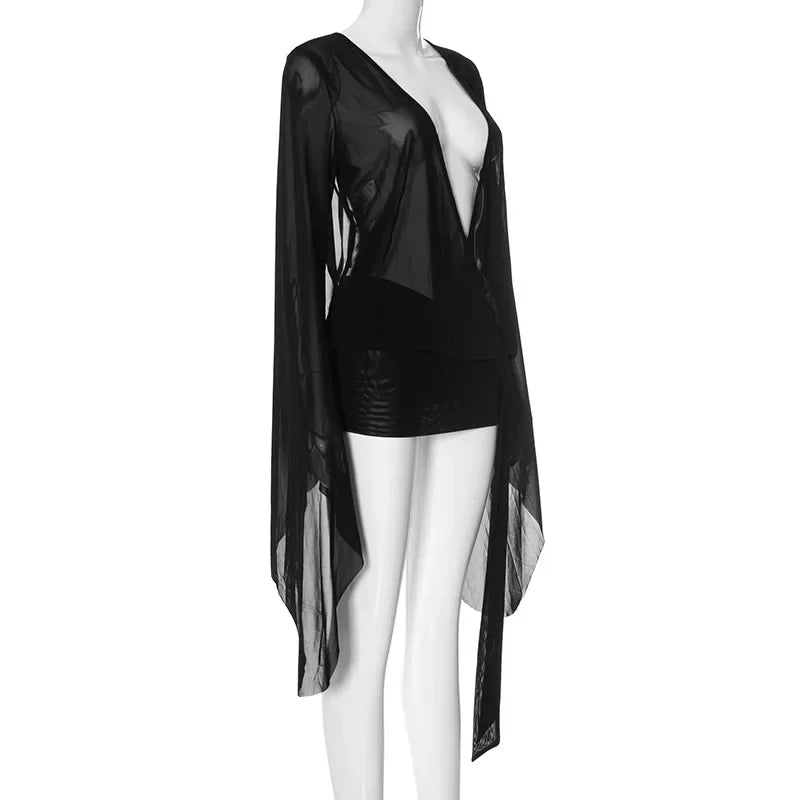 Mini Vestido Transparente de Manga de Mariposa