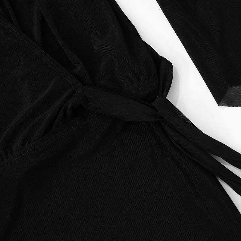 Mini Vestido Transparente de Manga de Mariposa