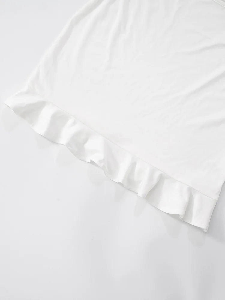 Mini Vestido Negro con Escote Plunging y Detalle Dorado