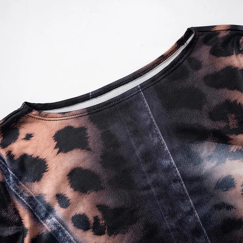 Vestido Corto de Manga Larga con Estampado Animal