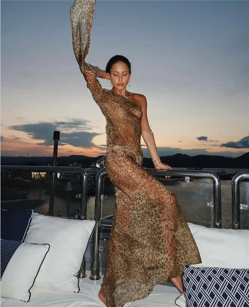 Vestido de Escote Asimétrico