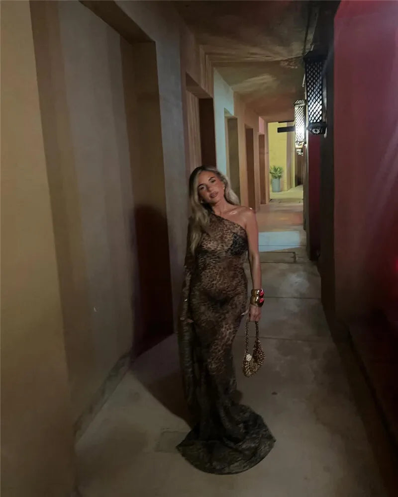 Vestido de Escote Asimétrico