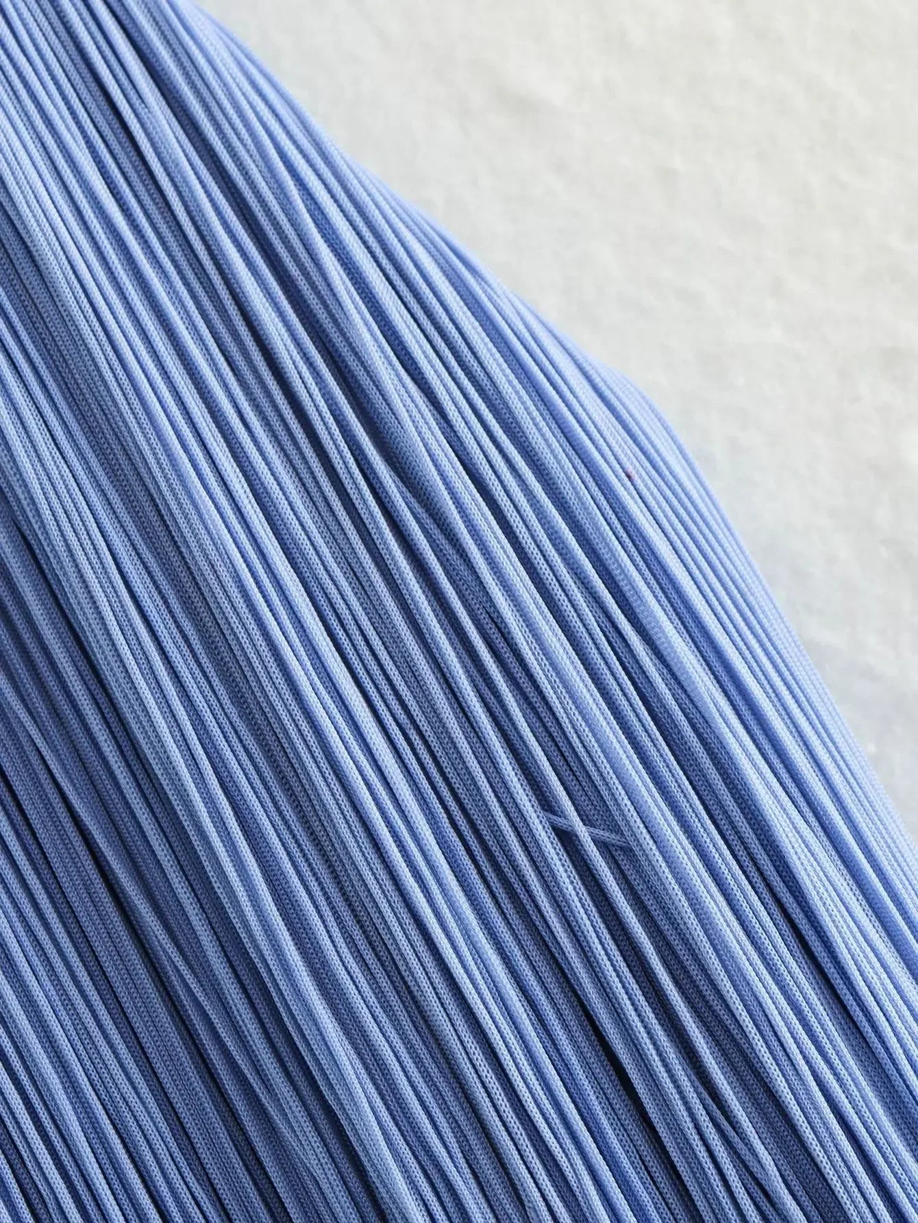 Vestido con Flecos Atado al Cuello