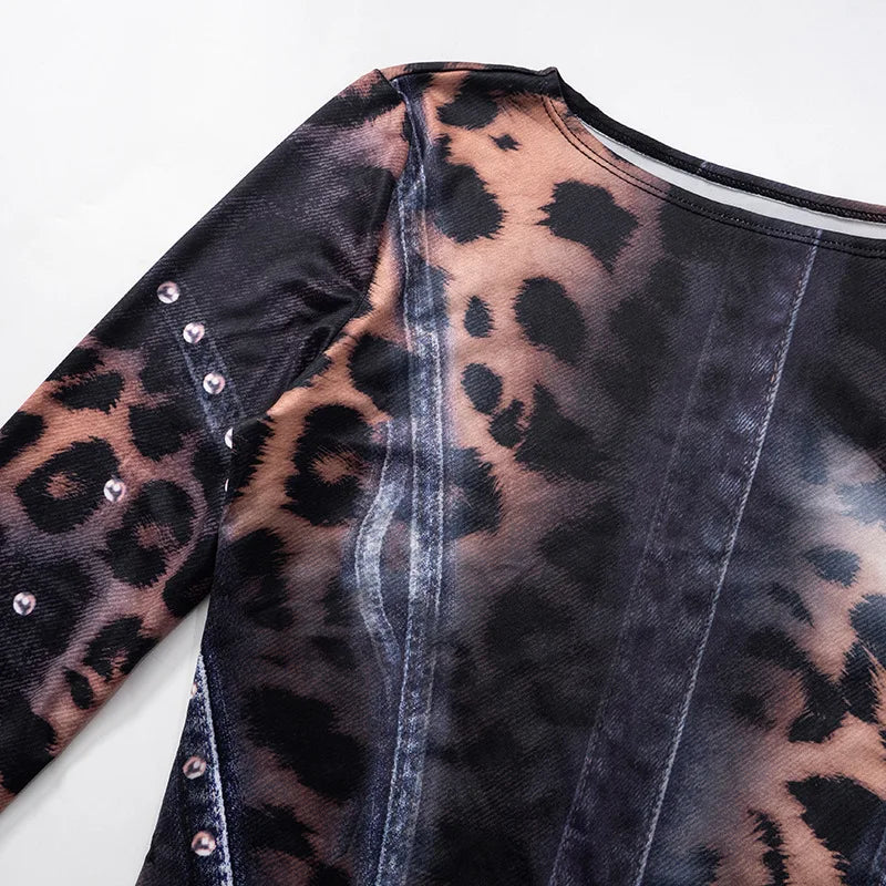 Vestido Corto de Manga Larga con Estampado Animal