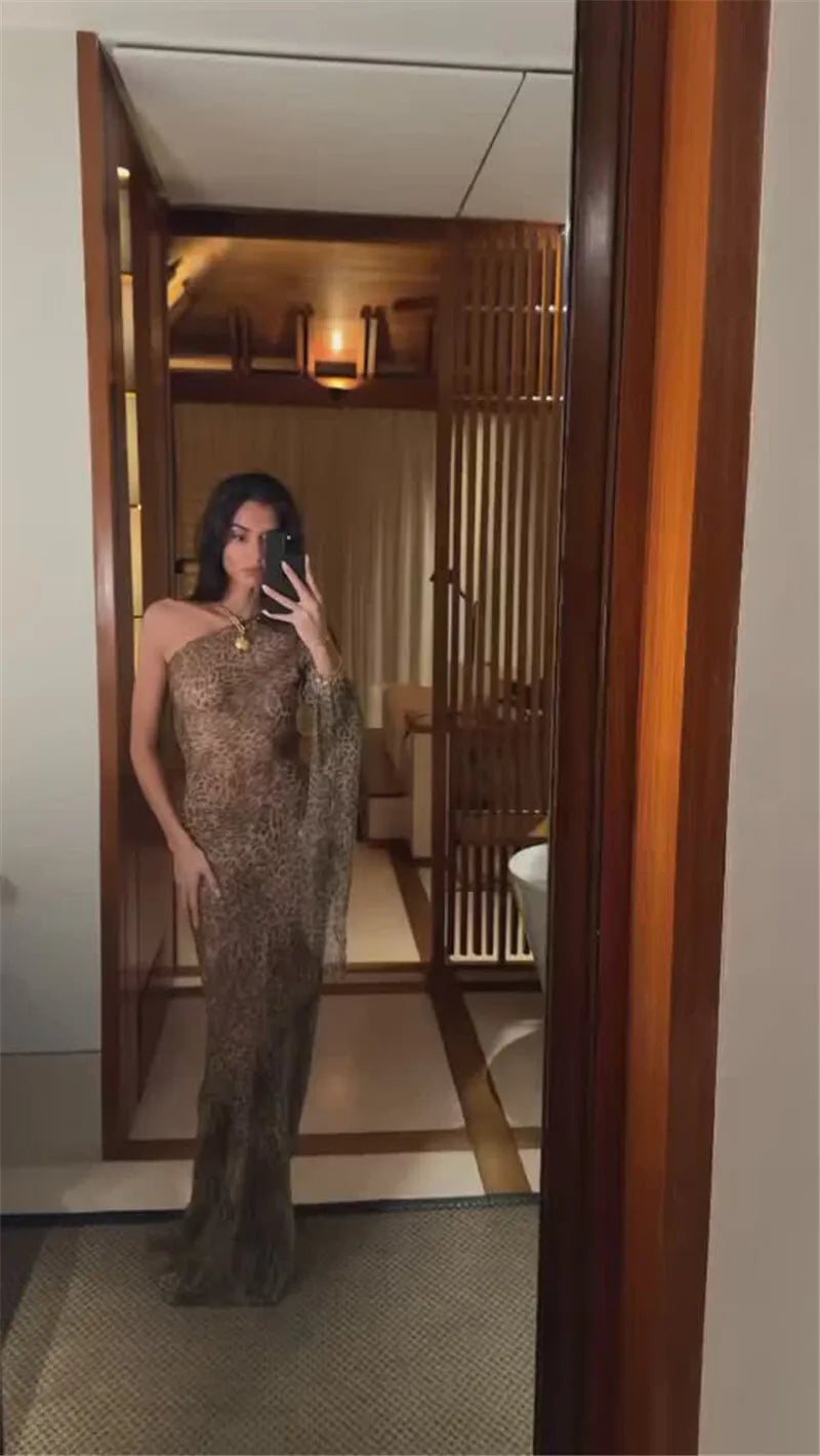 Vestido de Escote Asimétrico