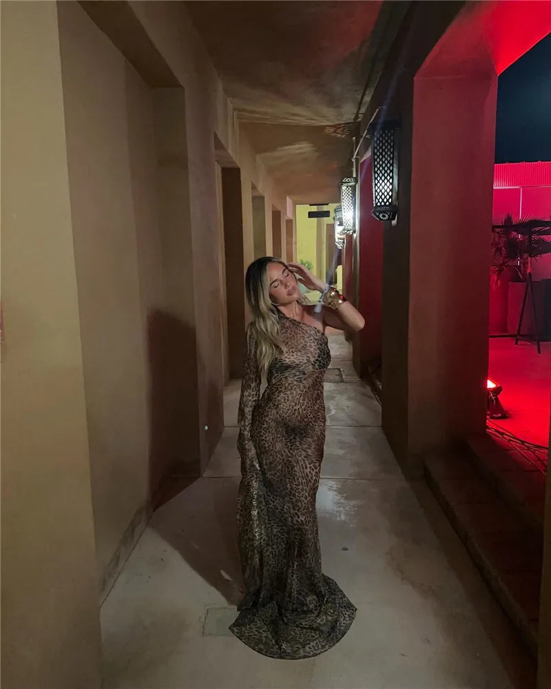 Vestido de Escote Asimétrico