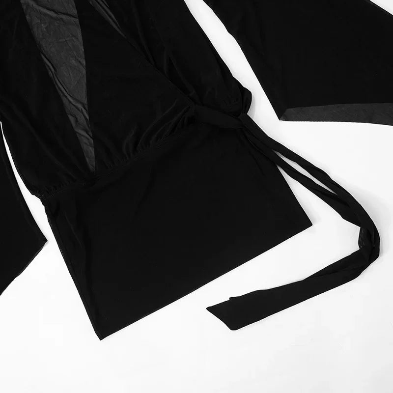 Mini Vestido Transparente de Manga de Mariposa