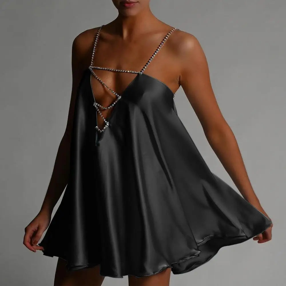 Vestido Mini con Efecto Satén y Escote Profundo