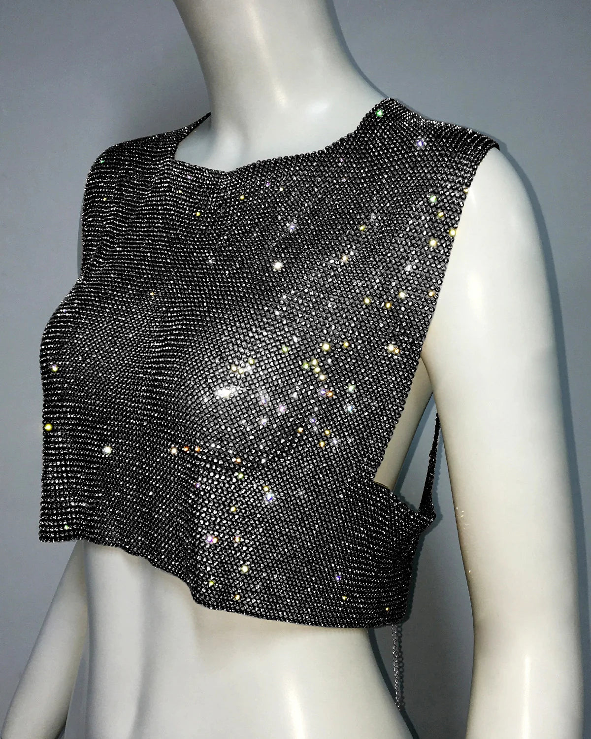 Top Brillante con Cuello Cerrado