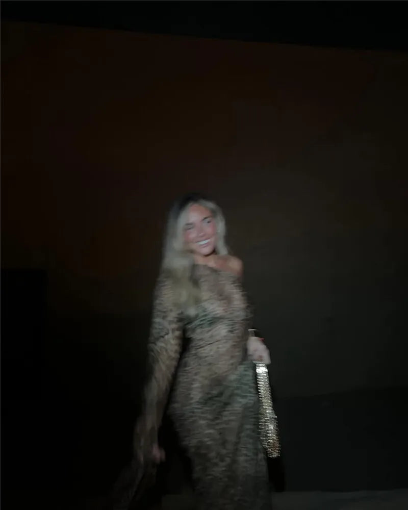 Vestido de Escote Asimétrico