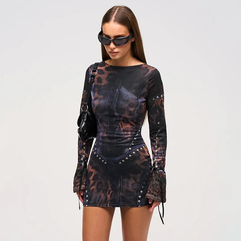 Vestido Corto de Manga Larga con Estampado Animal
