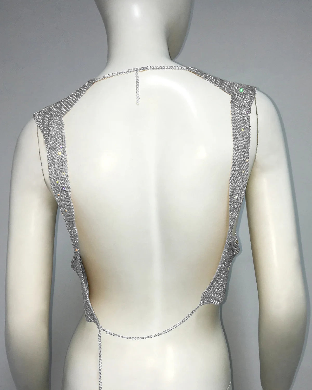 Top Brillante con Cuello Cerrado