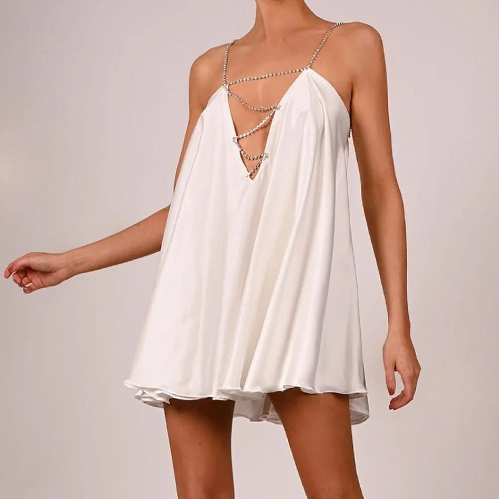 Vestido Mini con Efecto Satén y Escote Profundo