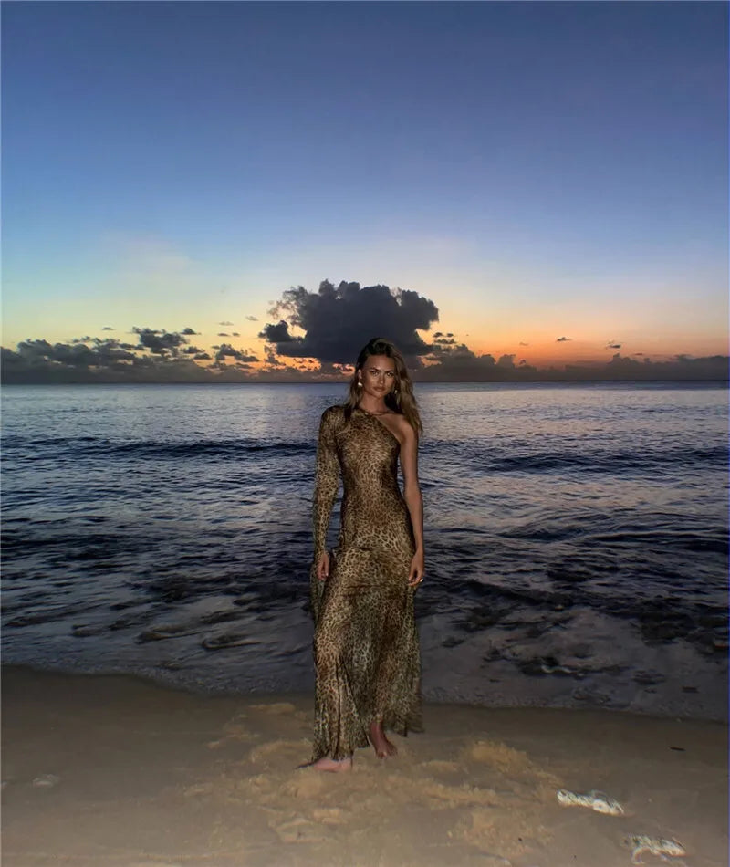 Vestido de Escote Asimétrico