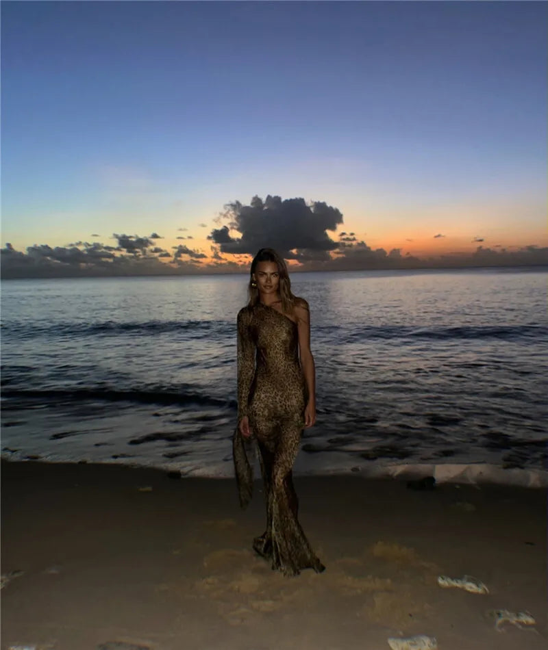 Vestido de Escote Asimétrico