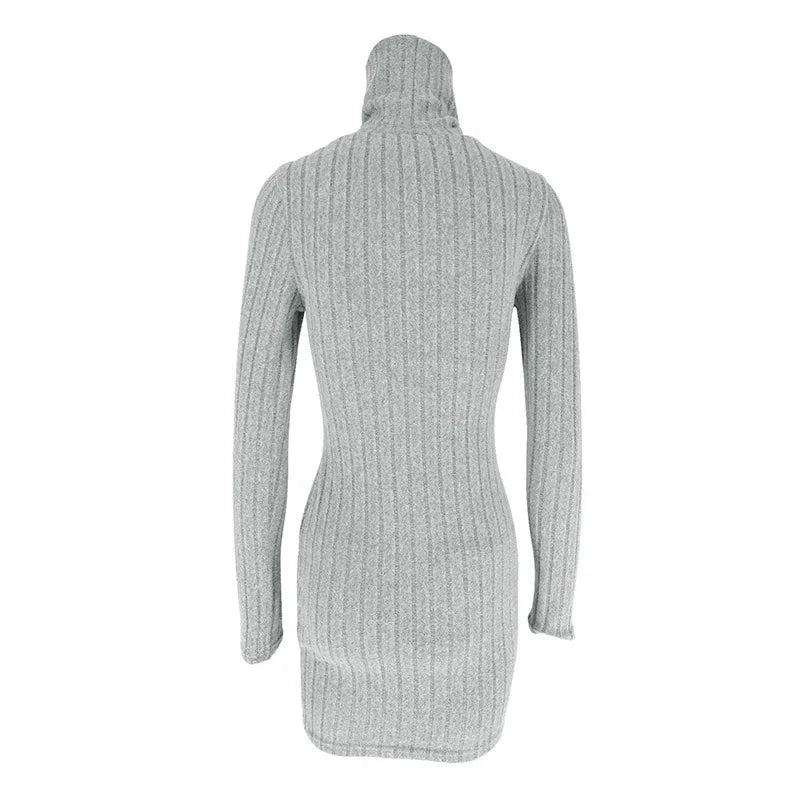 Vestido Corto de Cuello Alto