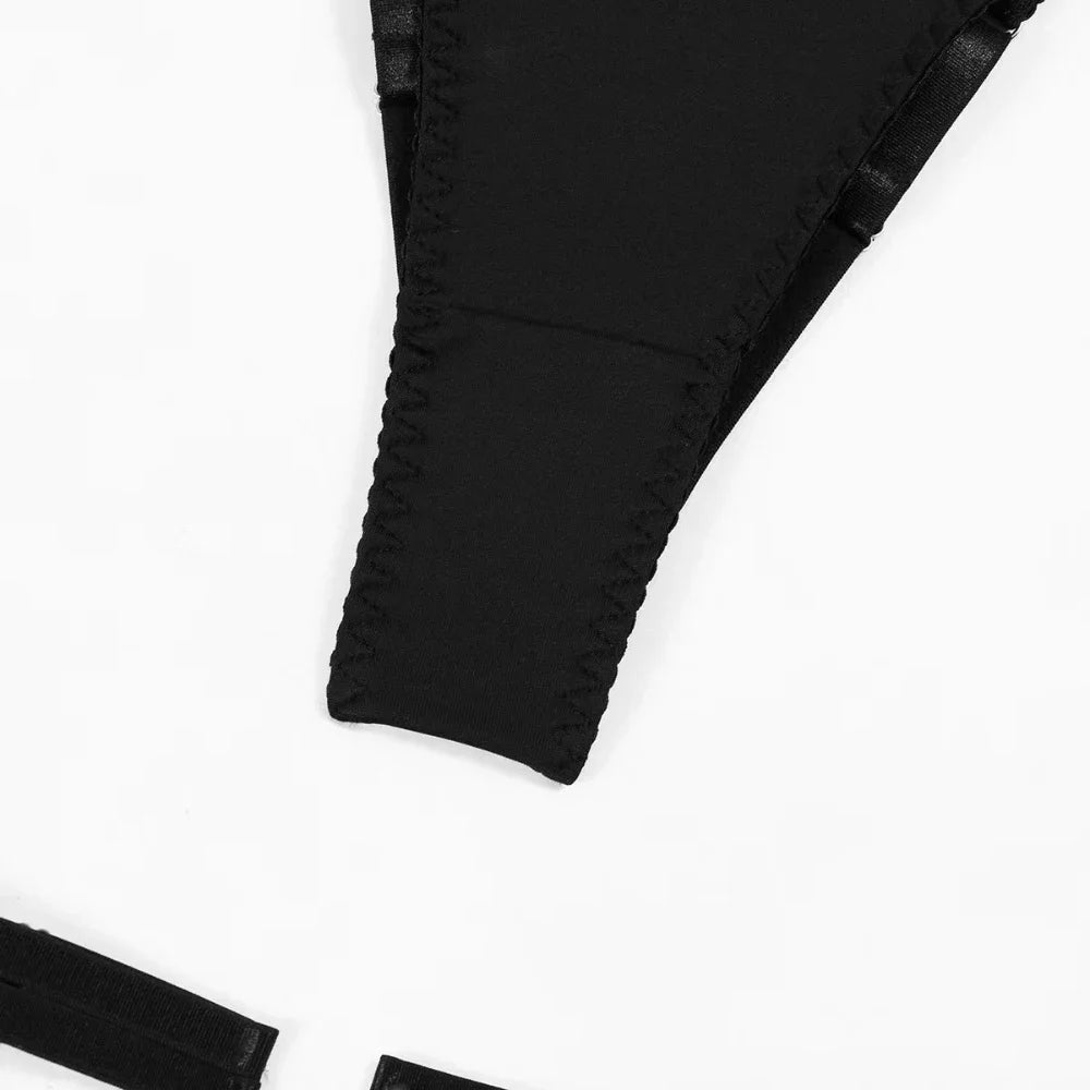 Lencería Femenina con Flecos