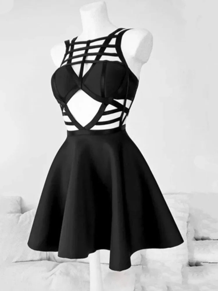 Vestido Corto con Abertura