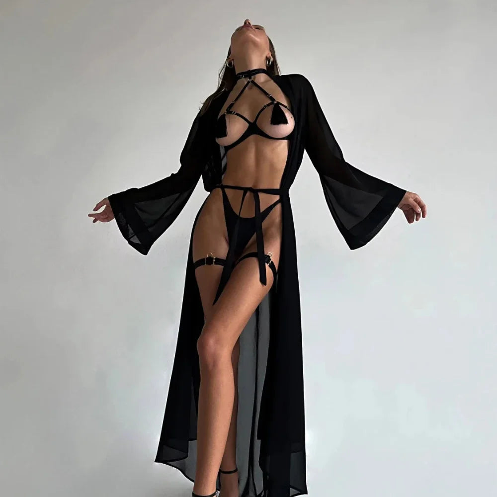 Lencería Femenina con Flecos