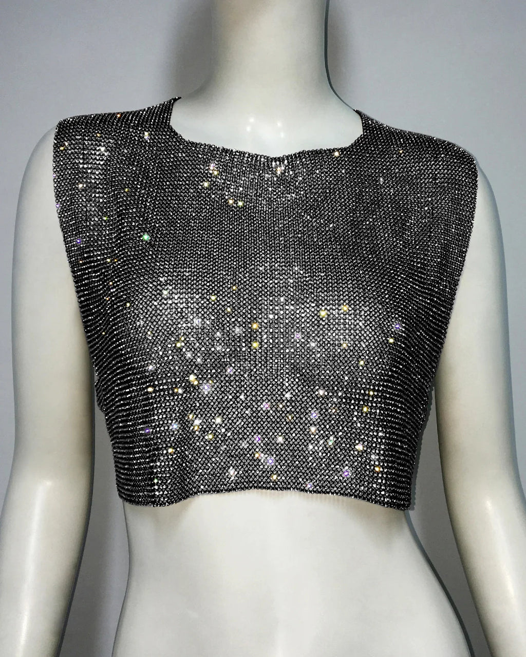 Top Brillante con Cuello Cerrado