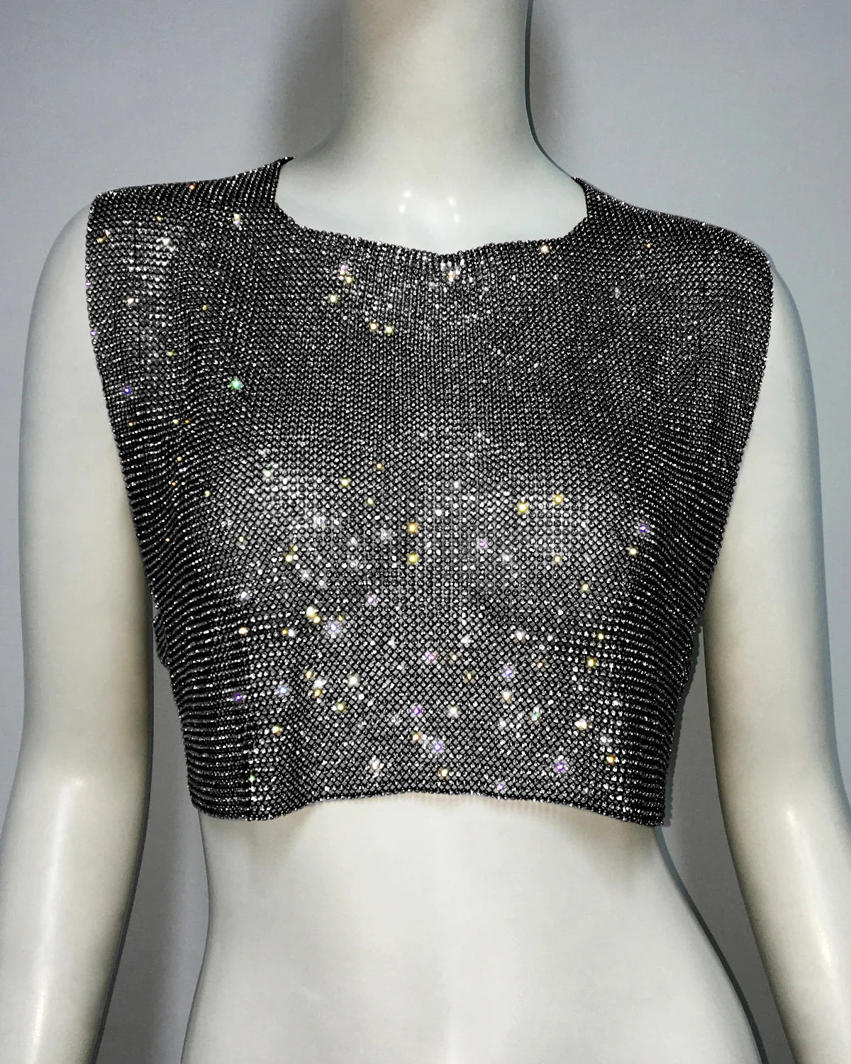 Top Brillante con Cuello Cerrado