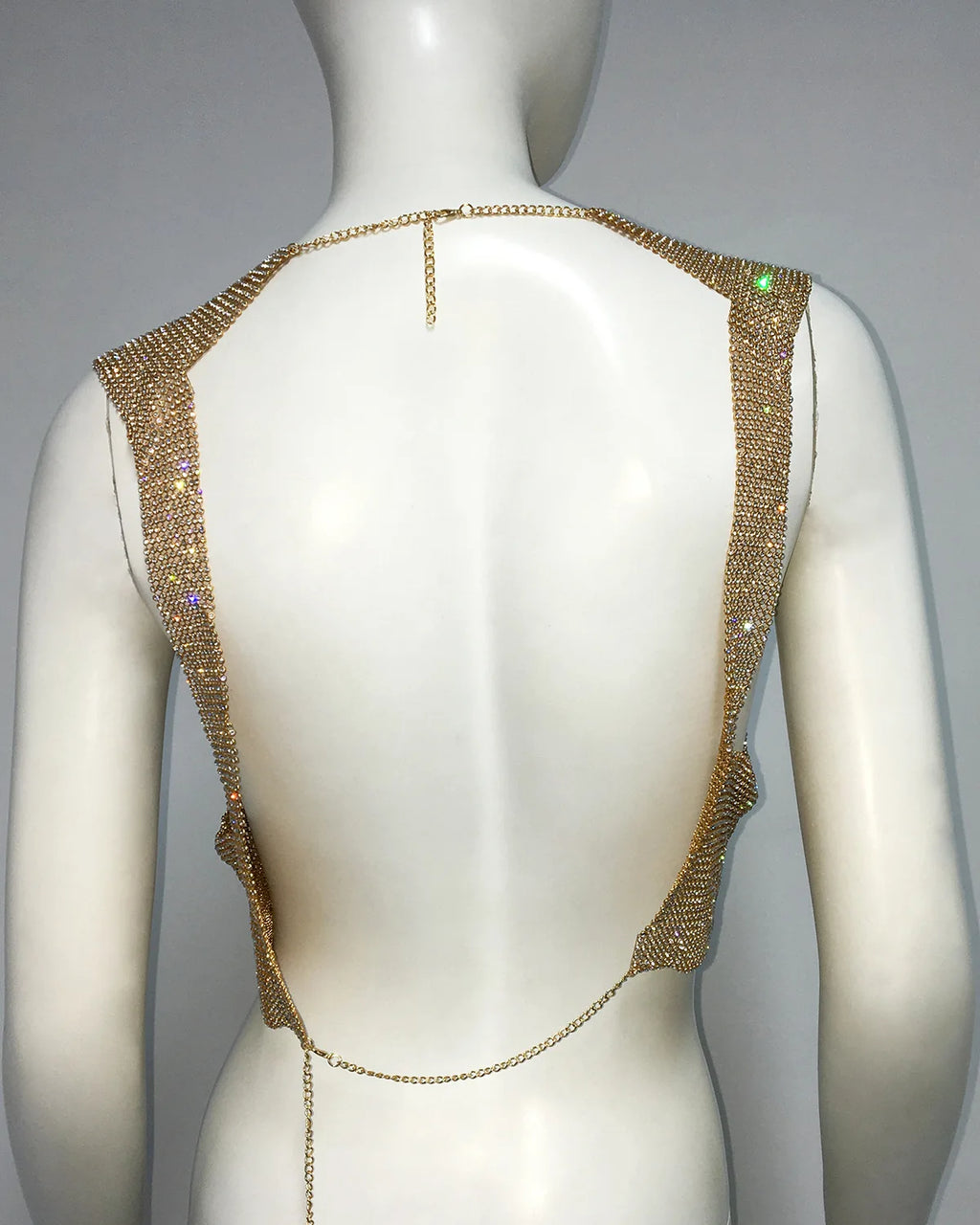 Top Brillante con Cuello Cerrado