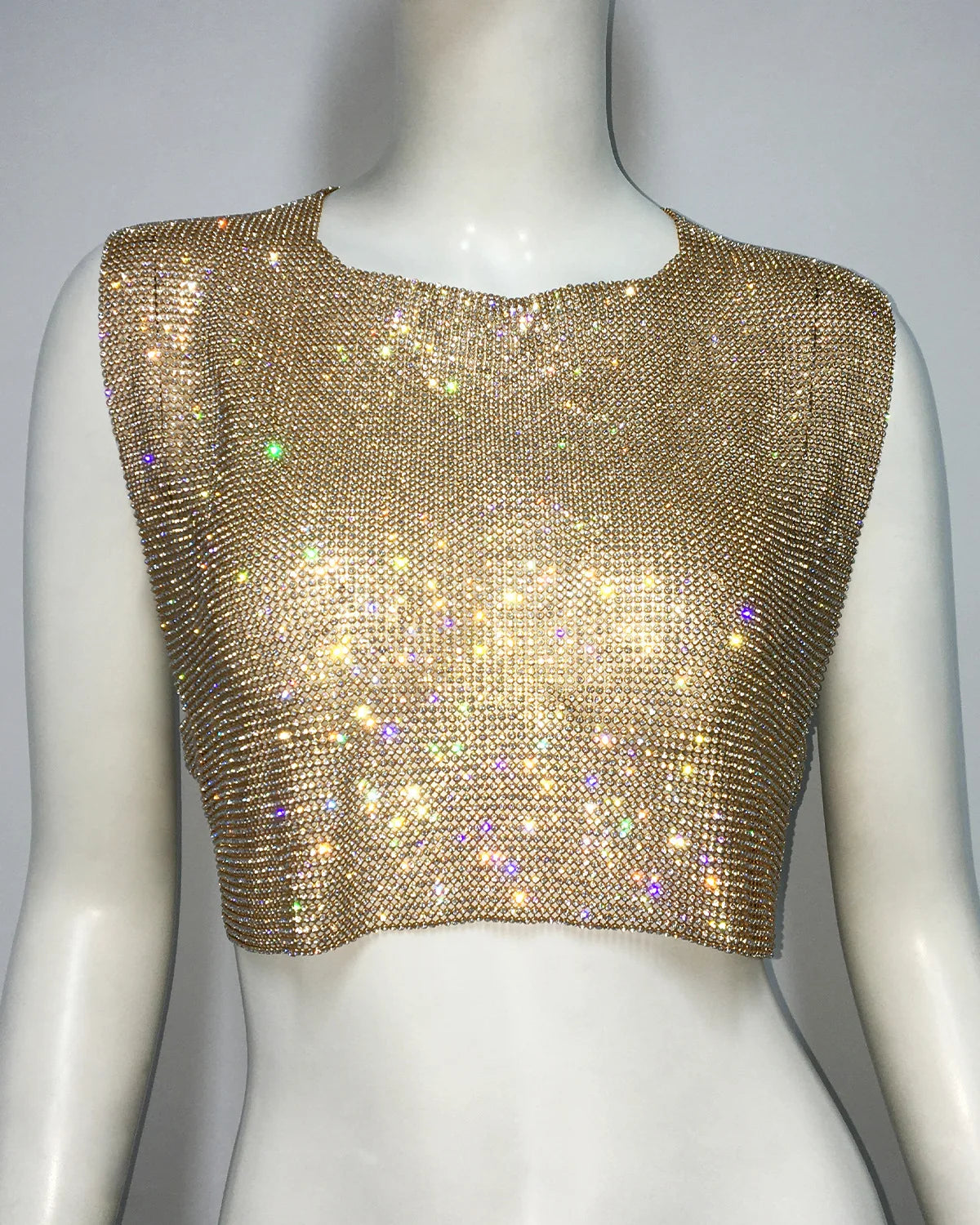 Top Brillante con Cuello Cerrado