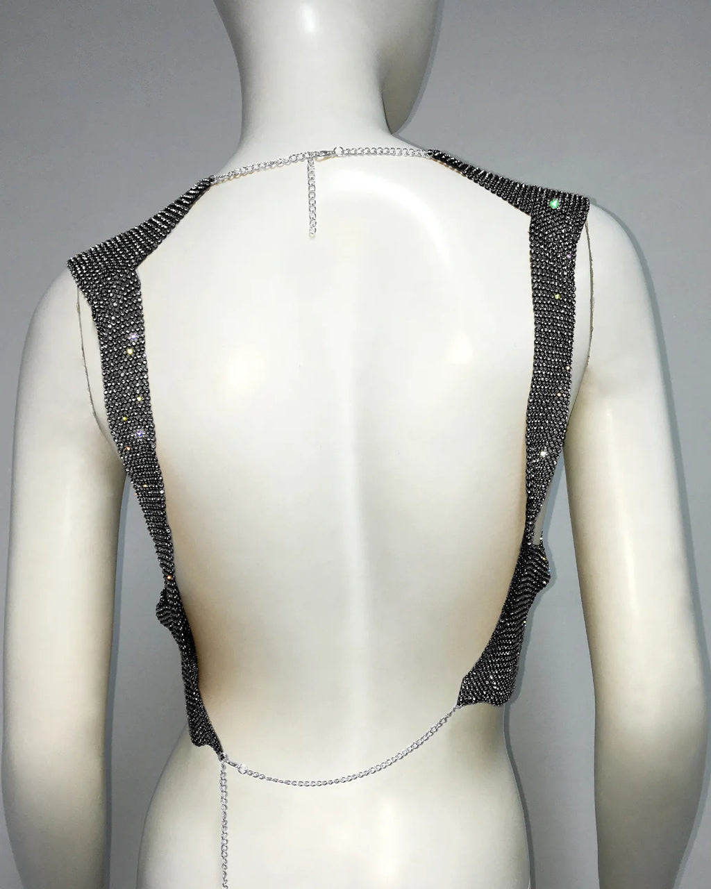 Top Brillante con Cuello Cerrado