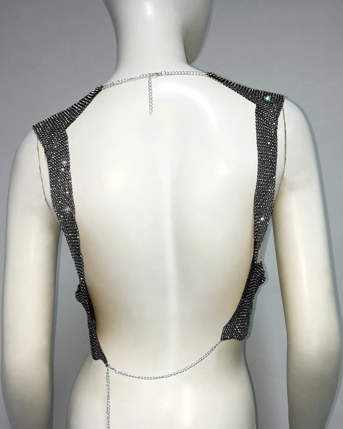 Top Brillante con Cuello Cerrado