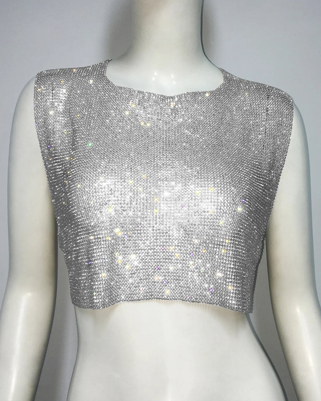 Top Brillante con Cuello Cerrado