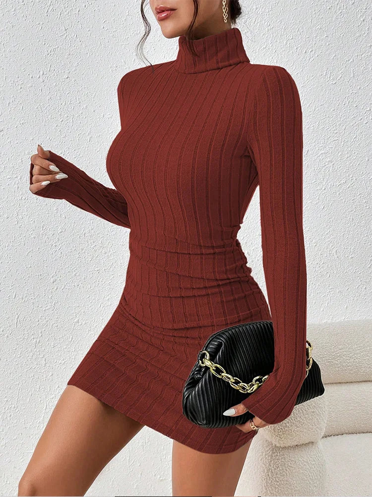 Vestido Corto de Cuello Alto