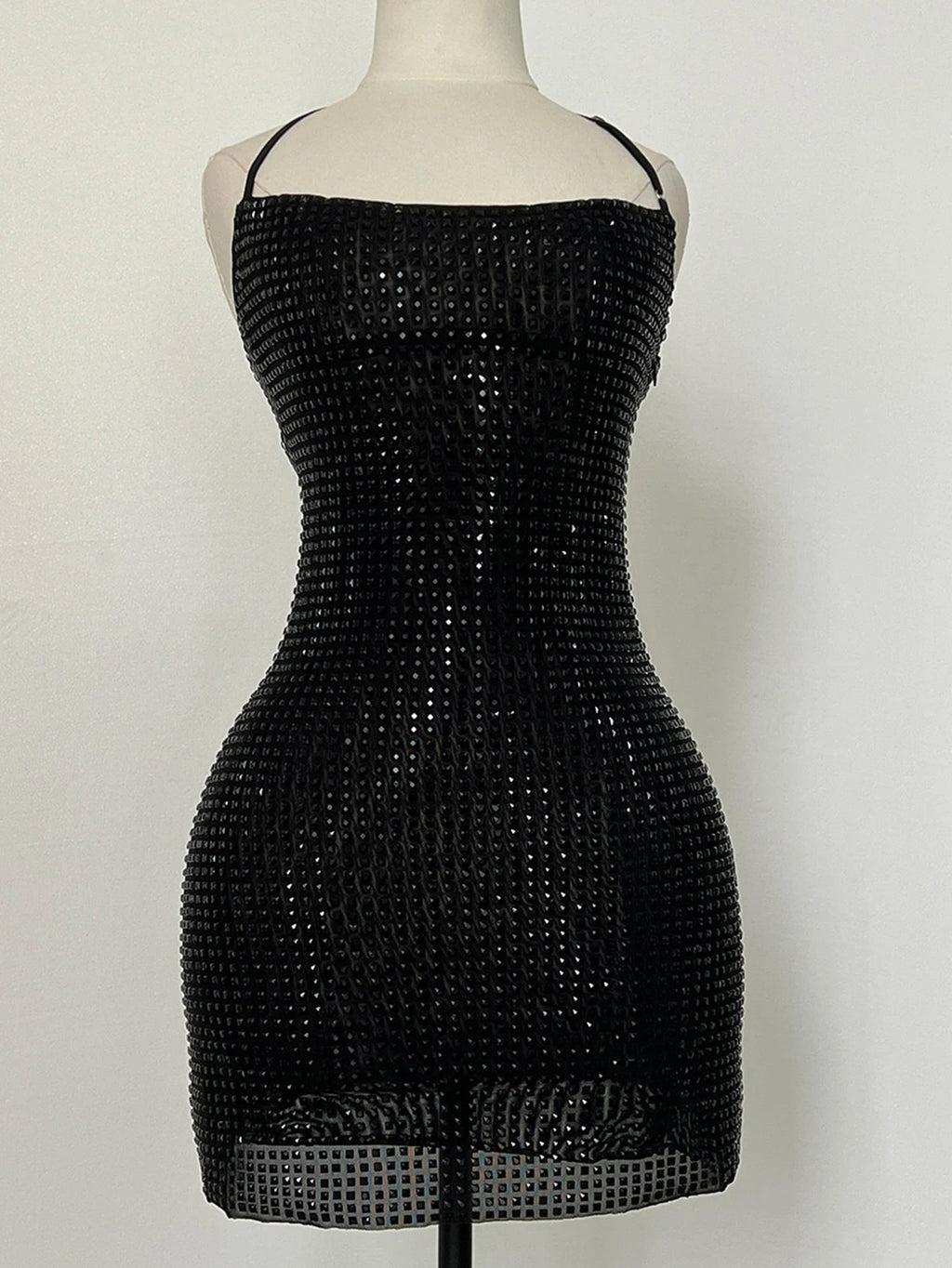 Vestido Brillante Atado al Cuello